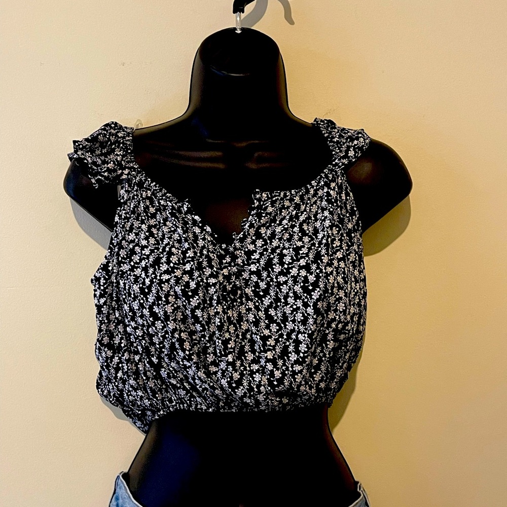 NWT crop shirt sz S